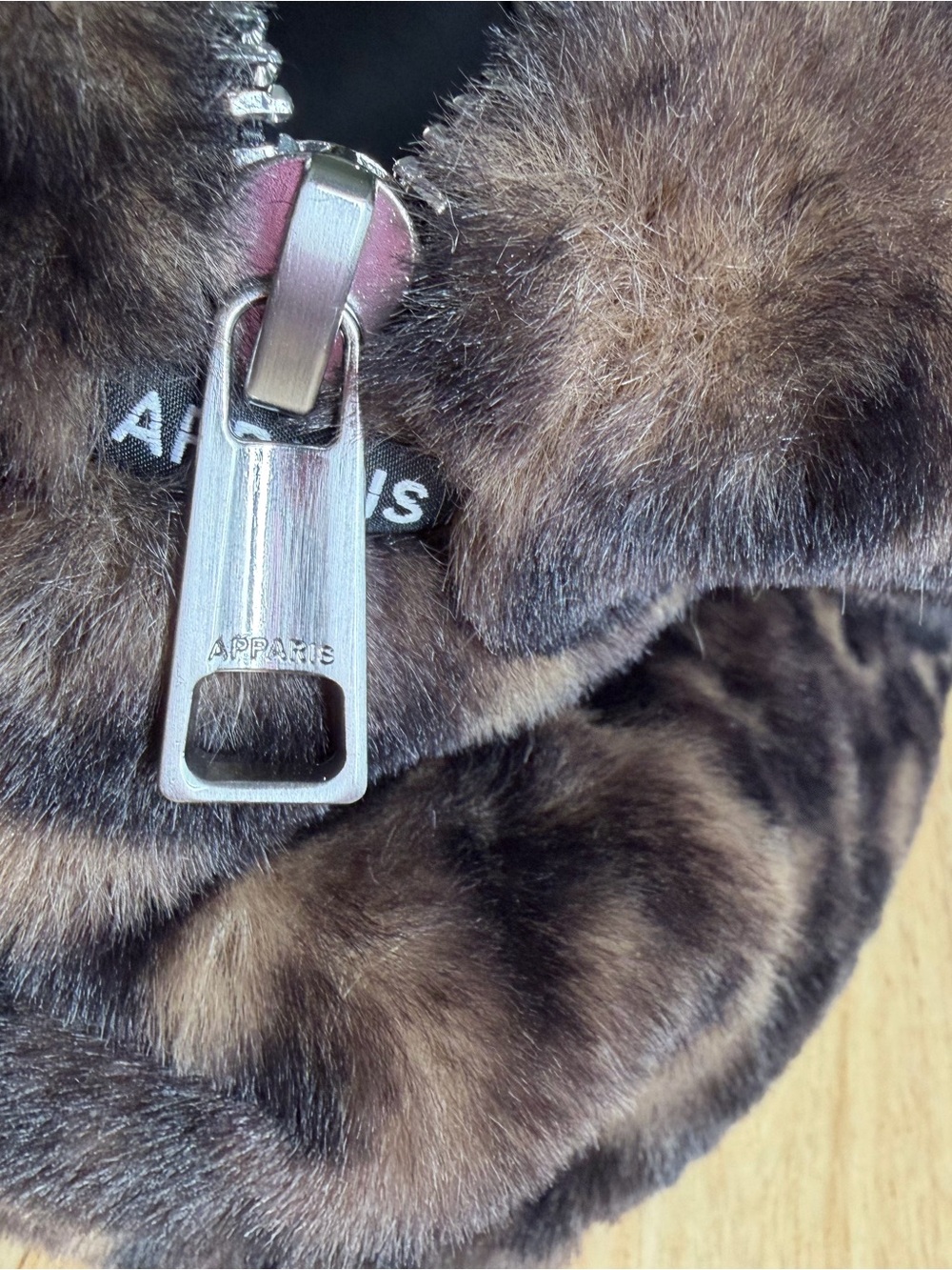 APPARIS Fur Leopard Print pouch - Picture 3 of 6